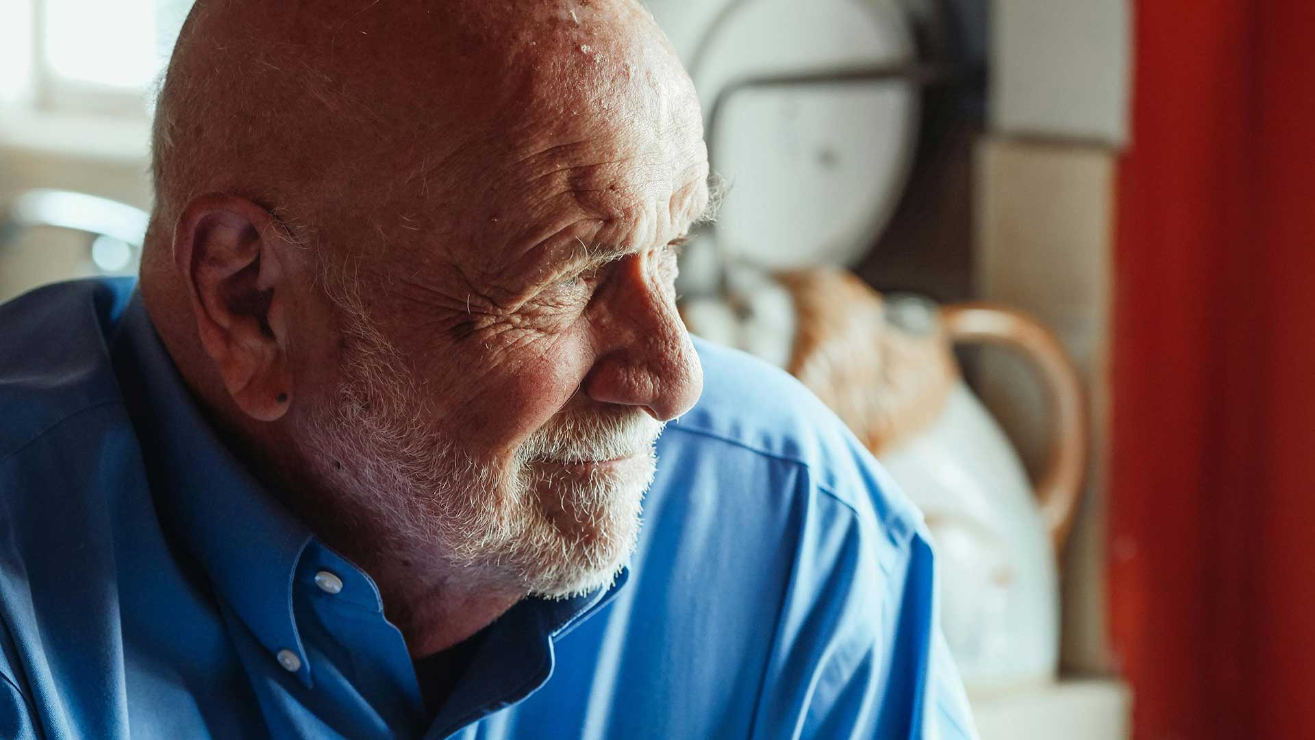 Prescribe el derecho a reclamar la liquidación por semanas laboradas otiempos de servicio, después de haber recibido la Devolución de losAportes Pensionales